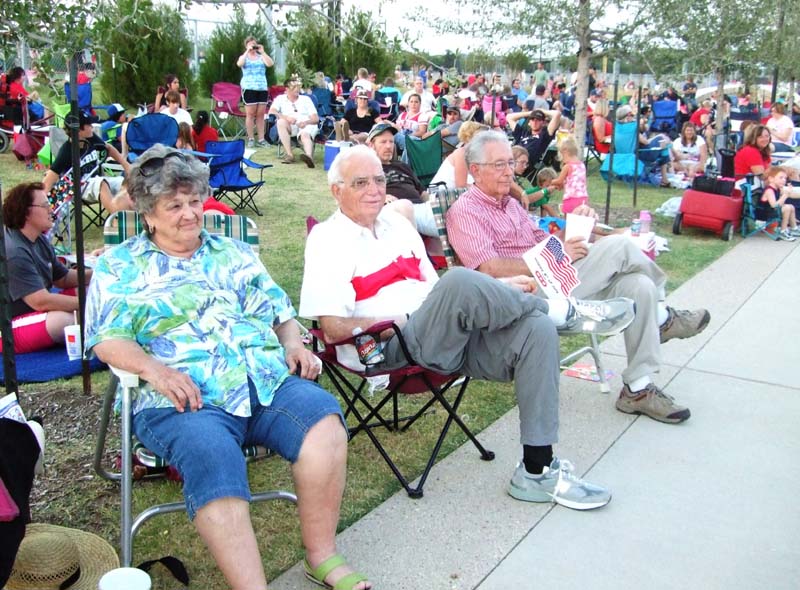 photo of audience at the concert
